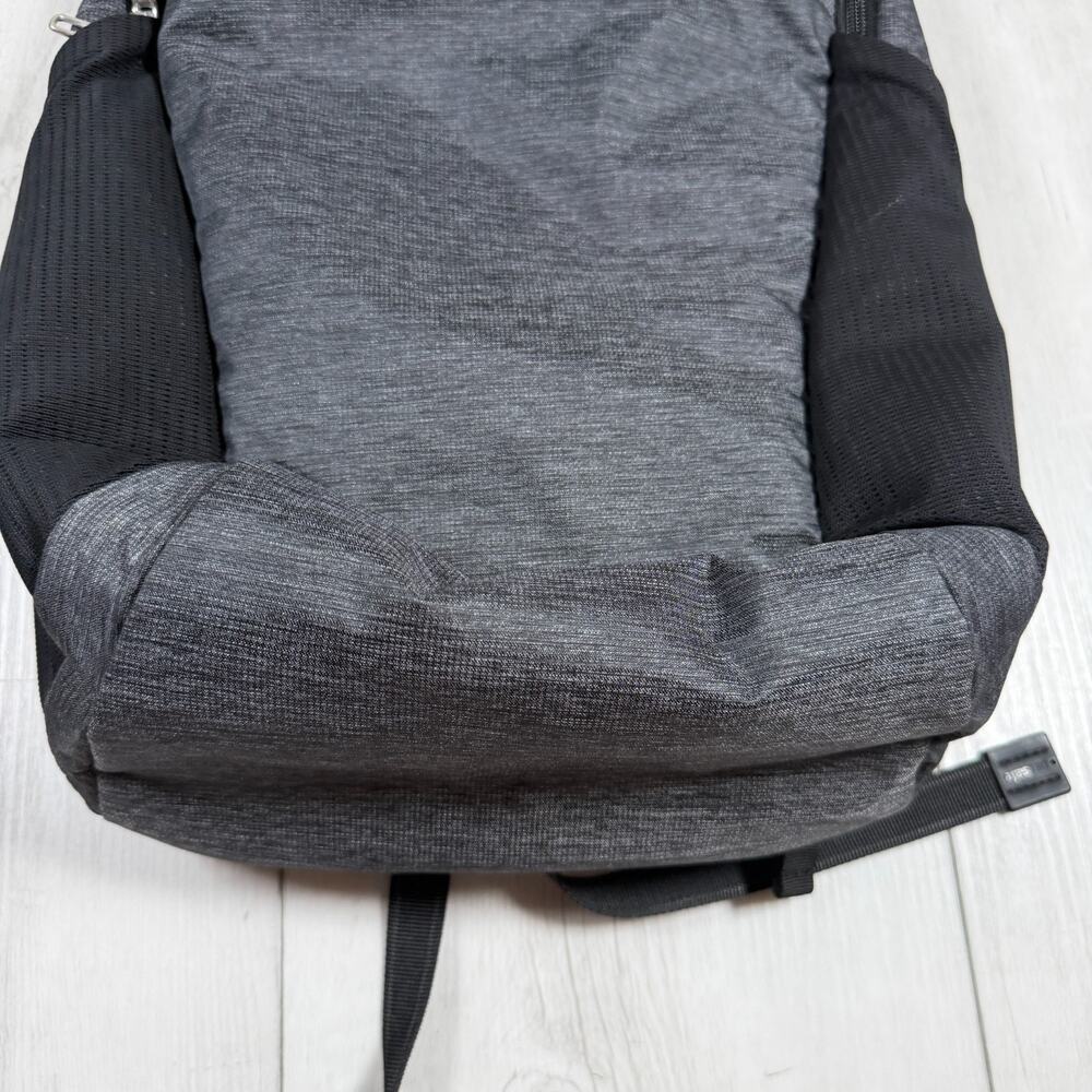 PacSafe Vibe 20 Liter Backpack Gray Black Anti Theft - Picture 3 of 9
